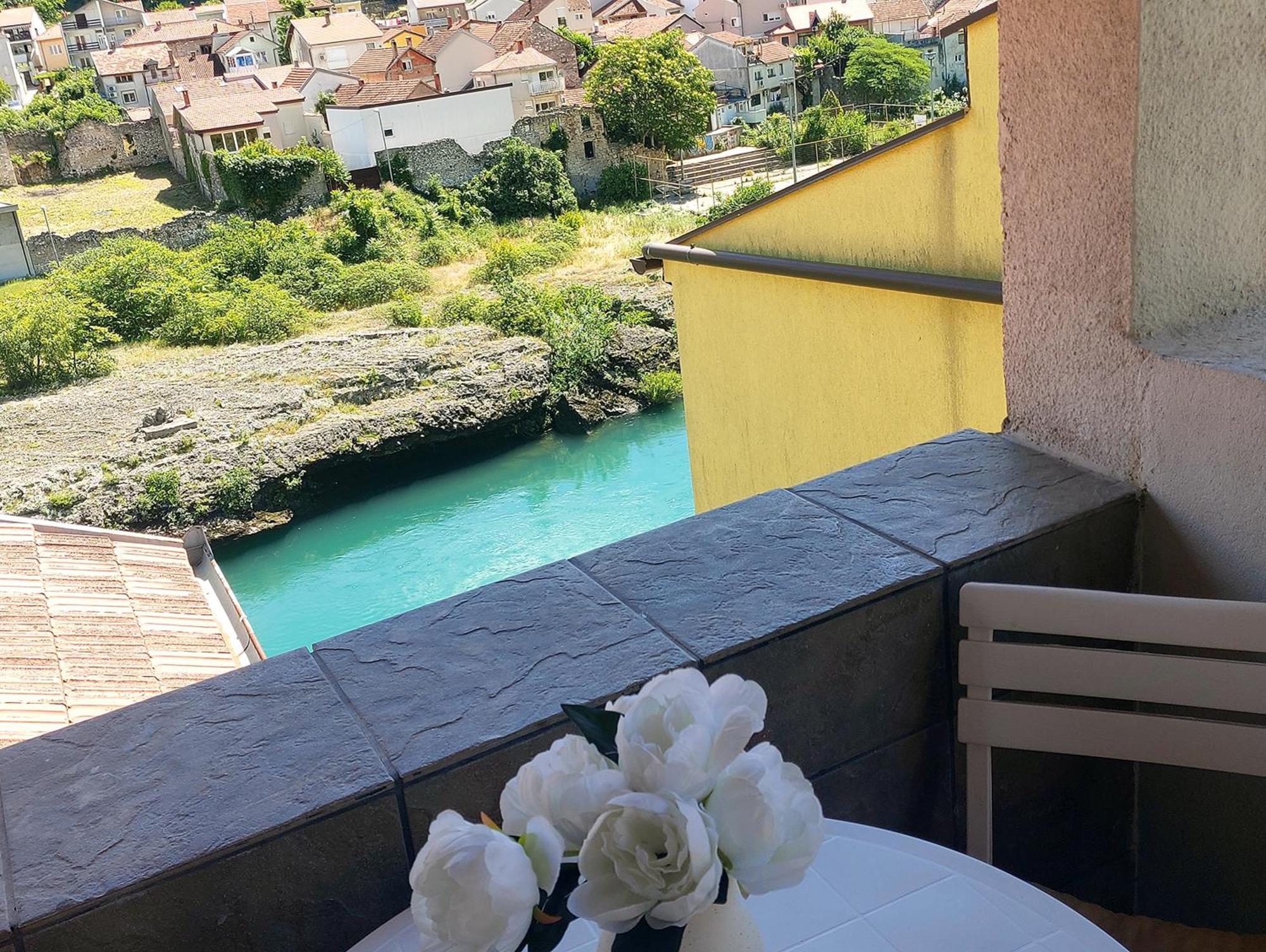Zara Apartment With Terrace Near Old Town Mostar Exterior photo